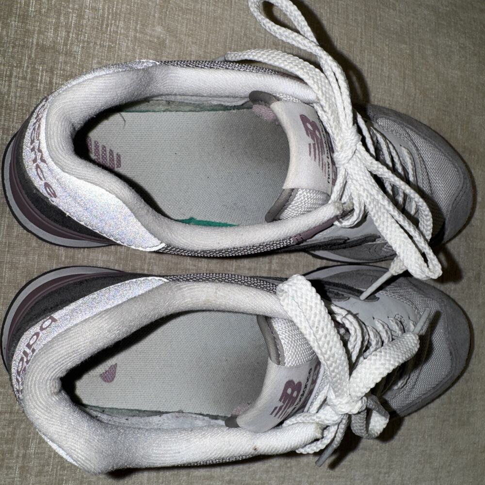 Size 9 Women's New Balance 574 Core Grey White Sneakers Shoes - Picture 9 of 10